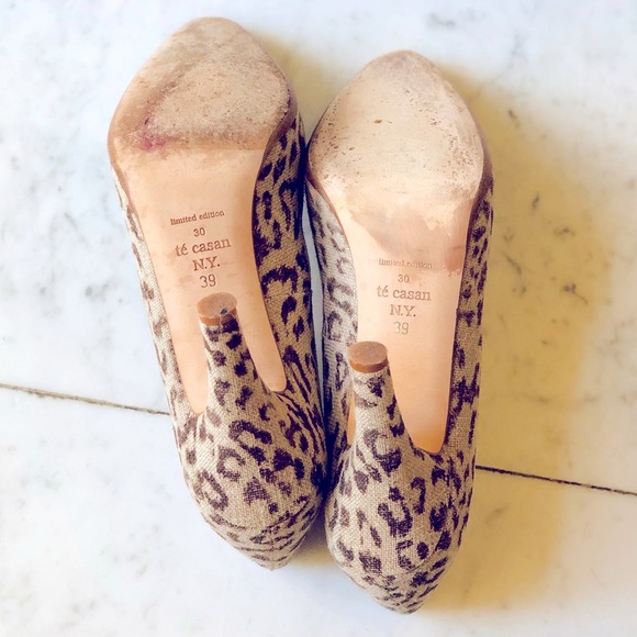 Limited Edition Te Casan Leopard Heels Pum… - Picture 7 of 7
